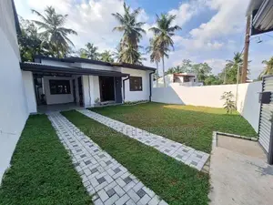 New House for Sale in Athurugiriya