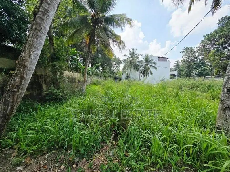 8.10P High Residential Bare Land For Sale In Thalawathugoda