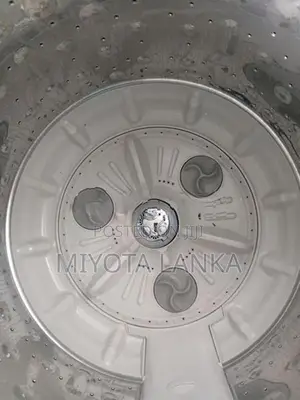LG' 7.5KG FULL AUTO WASHING MACHINE.