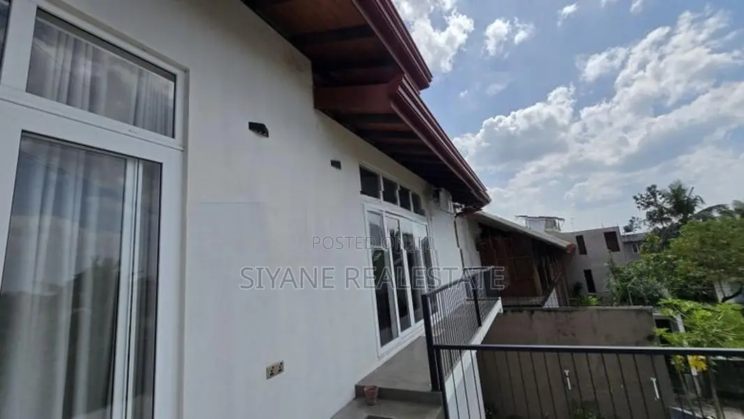 2 Storey House For Sale in Thalawathugoda