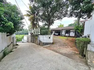 20 Perches Residential Land with House for Sale Pannipitiya