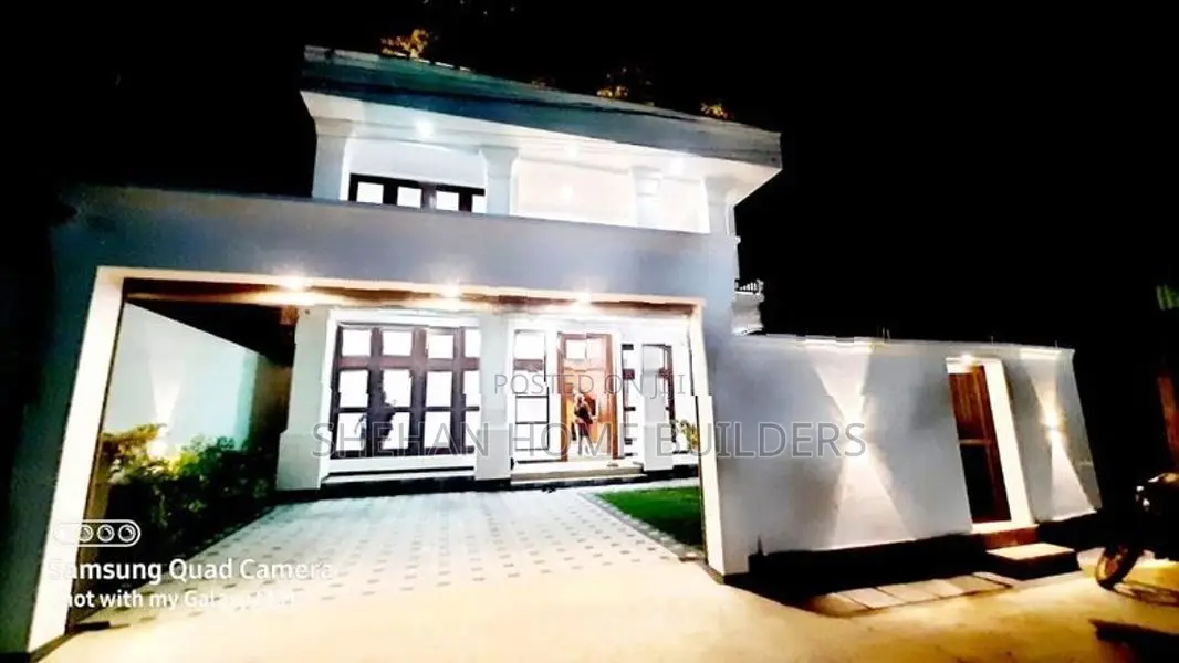 Brand new three storey House For sale in kandana Rilaulla