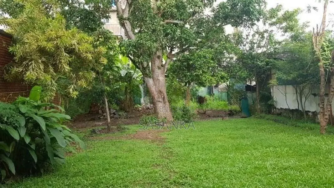 Battaramulla Pelawatta 10.5Perches Land With House For SALE