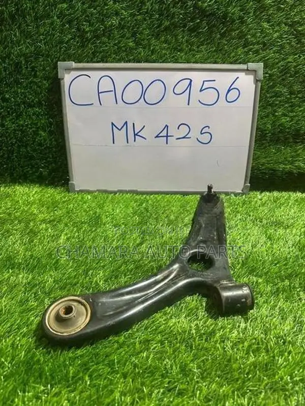 Suzuki Spacia (MK42S) Lower Arm