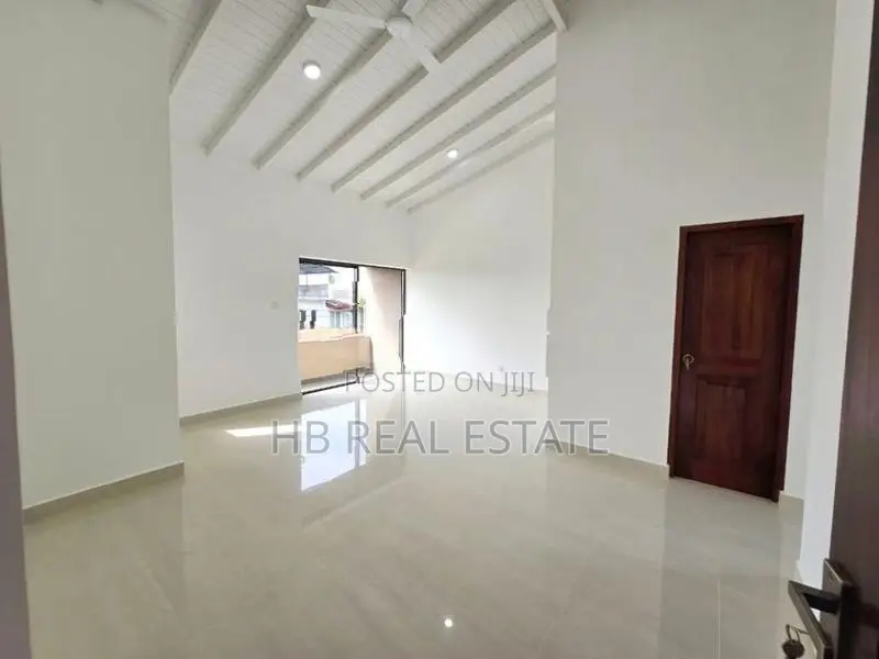 Modern Designed Luxury Two Story House Kesbewa