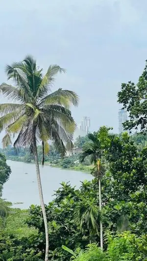 Land for Sale in Battaramulla, Koswatta - Lake View Parapet Walls Gate