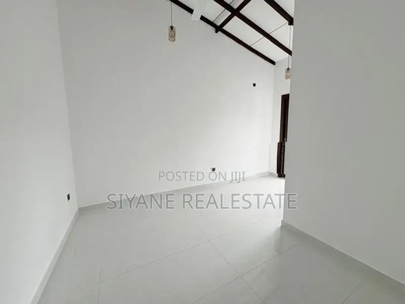 Luxury House for Sale – Malabe (Kahanthota Road)