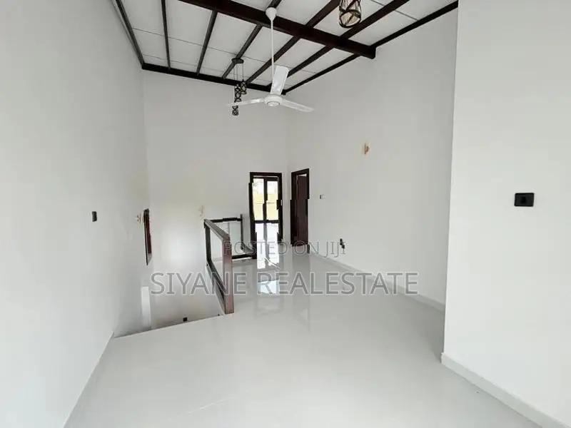 Luxury House for Sale – Malabe (Kahanthota Road)