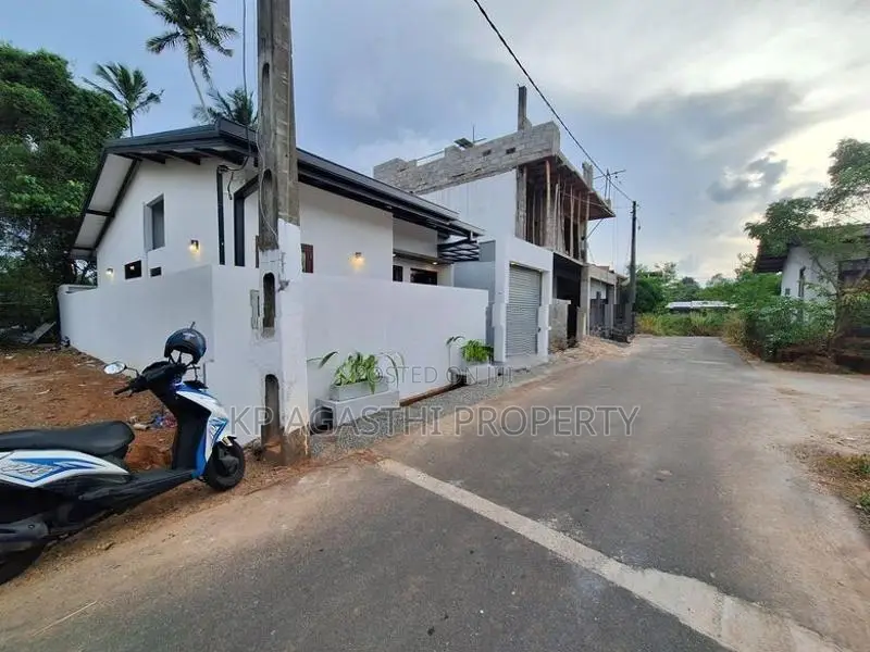 prime city house for sale in athurugiriya