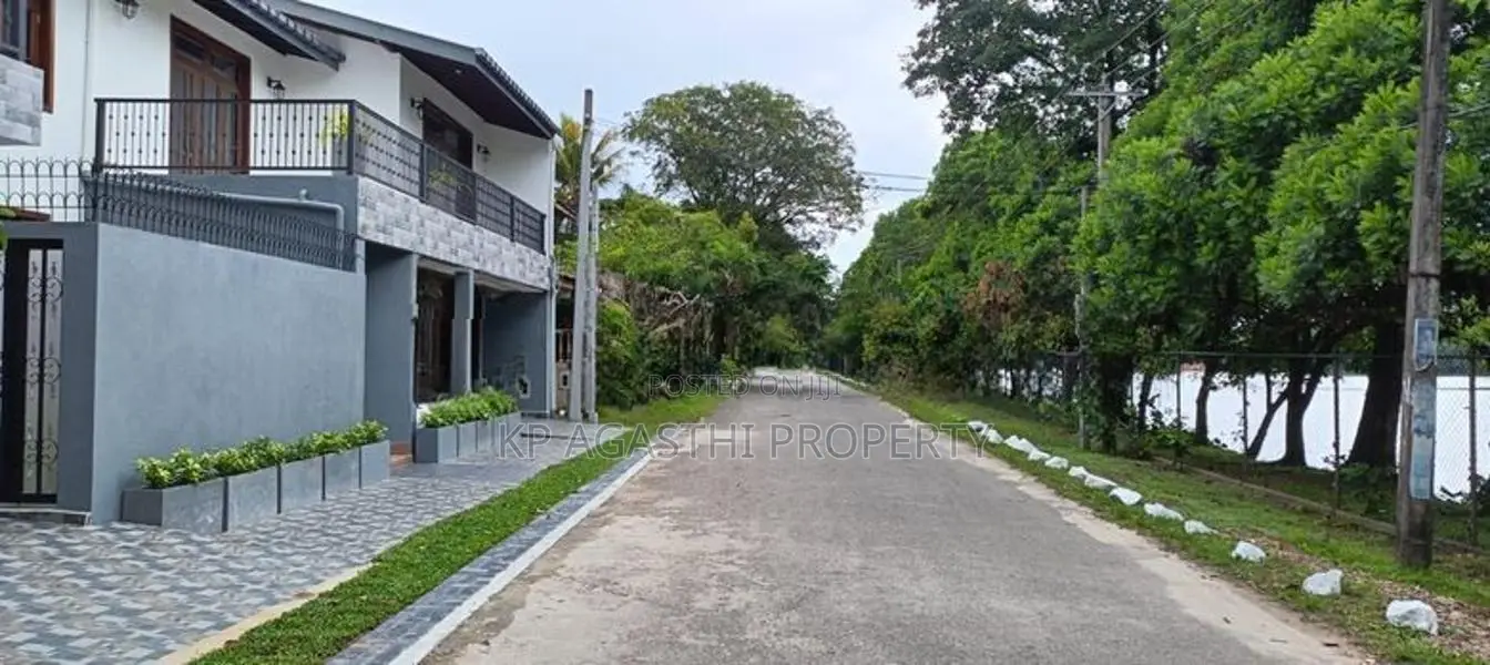 dehiwala luxury house for sale