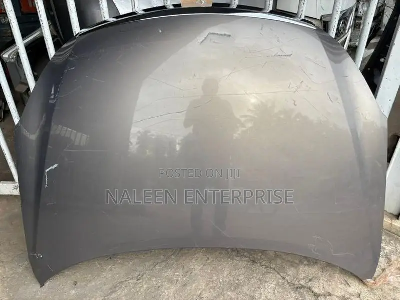 Nissan G11 Bluebird Sylphy Bonnet