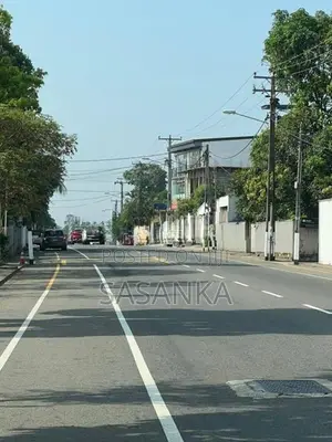 Nugegoda Mirihana Road 20 Perches Land with House for Sale