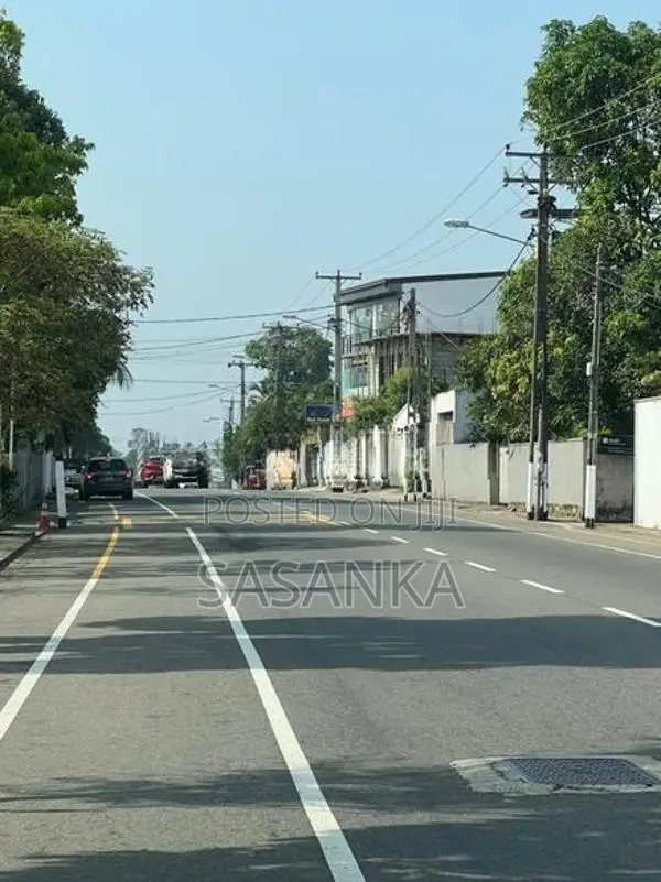 Nugegoda Mirihana Road 20 Perches Land with House for Sale