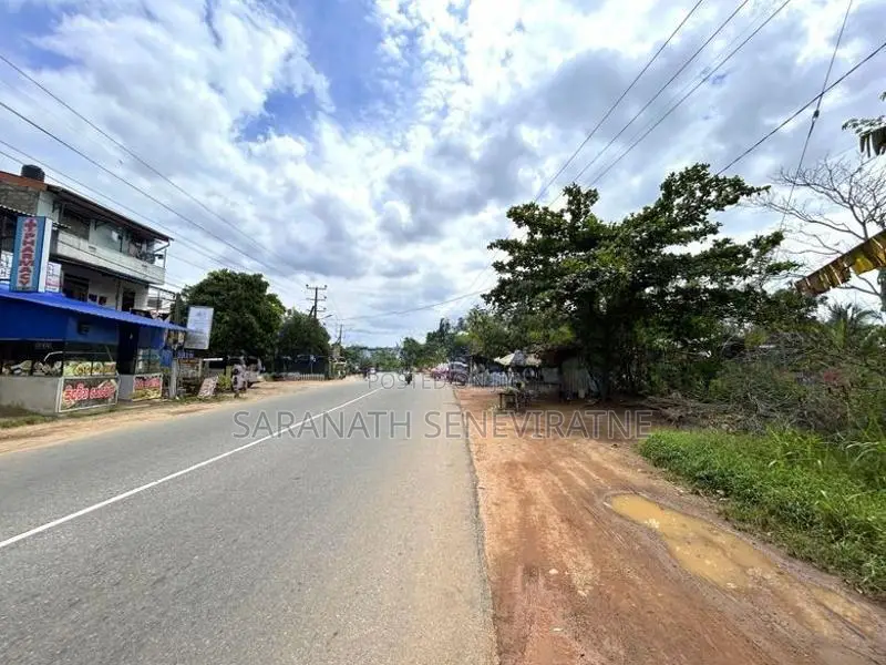 House For Land Value Biyagama Siyambalape Junction South -Facing Old R