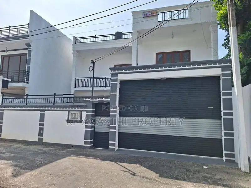 piliyandala junction house for sale