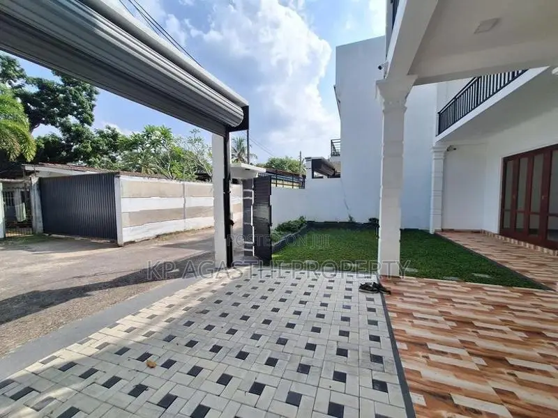 piliyandala junction architecture designed luxury house for sale