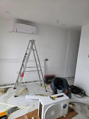 LLOYD 9000 BTU Inverter Air Conditioner