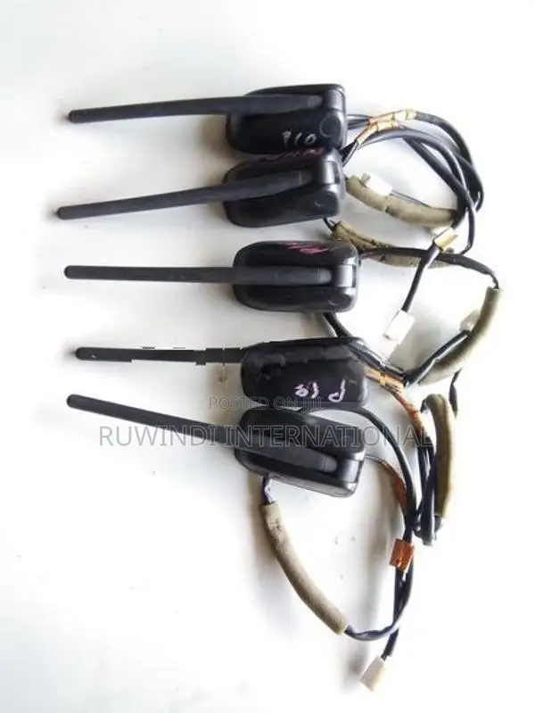 Toyota Aqua NHP10 Antenna