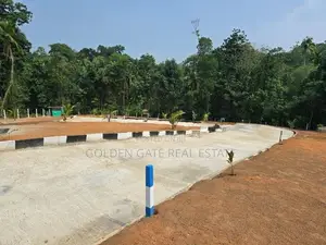 කලගෙඩිහේන නගරයෙන් නුවරපාරට 1.7kmක දුරින් සියලු පහසුකම් සහිත ඉඩම් විකිණ