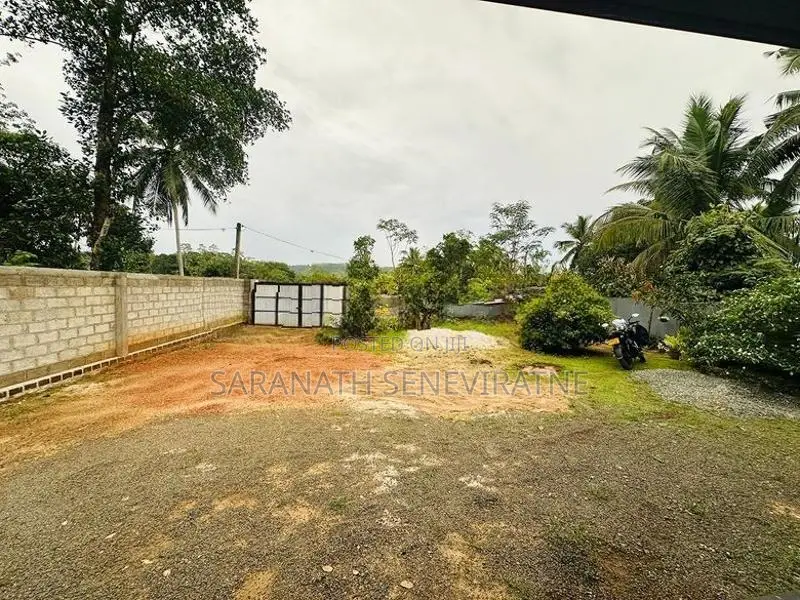 House For Sale in a Peaceful Environment With Beautiful Garden Kalutar