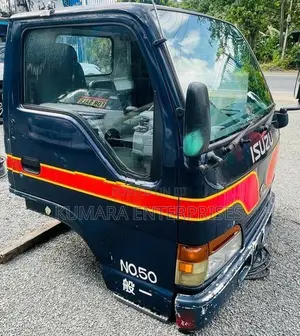 Isuzu 24V Flat Roof Cabin