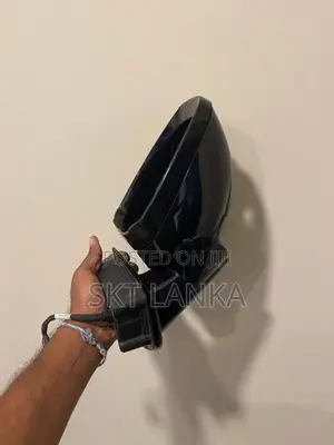 Genuine Brand New Discovery 4 2015 driver side mirror arm
