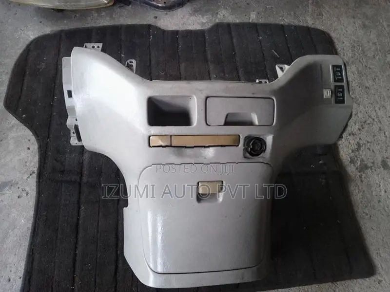 Toyota Regius Conslebox parts