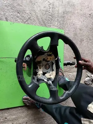Nissan Wingroad Y11 Steering Weel