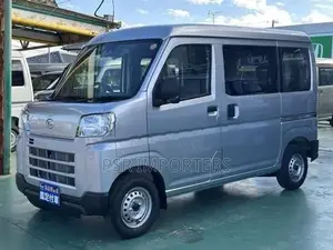 Daihatsu Hijet Cargo Deluxe 2024