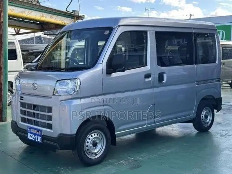 Daihatsu Hijet Cargo Deluxe 2024