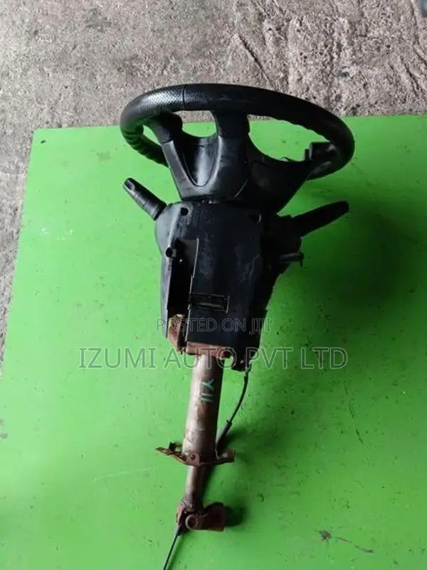 Nissan Wingroad Y11 Steering Weel