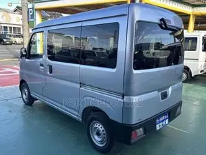 Daihatsu Hijet Cargo Deluxe 2024