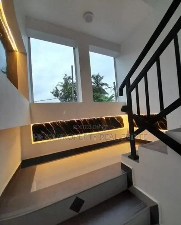 Elegant House for Sale in Athurugiriya 02/09