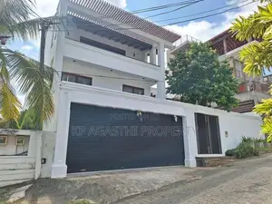 Famaliy luxury property for sale in pitakotte