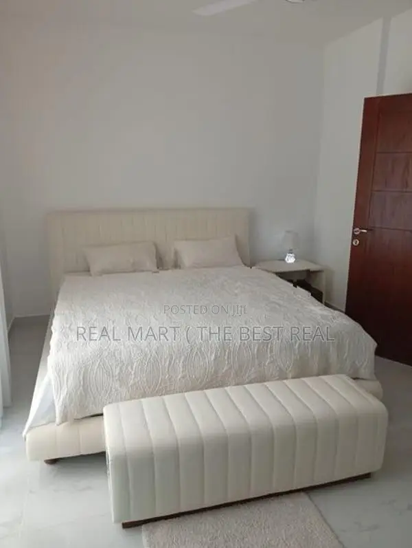 Nugegoda Town : Brand New 3BR (1,252 sf ) Luxury Apartment for Sale