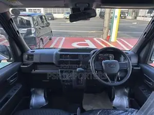 Daihatsu Hijet Cargo Deluxe 2024