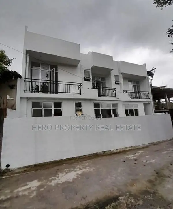 Elegant House for Sale in Athurugiriya 02/09