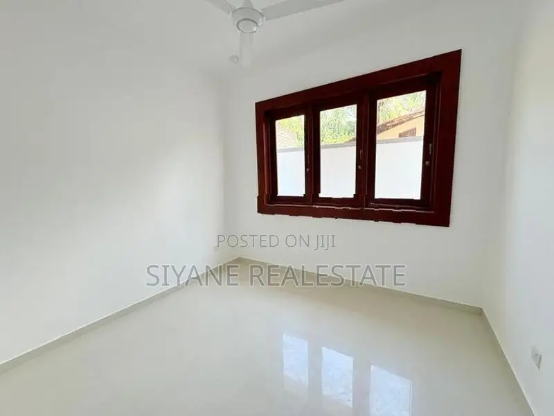 Luxury House in Athurugiriya