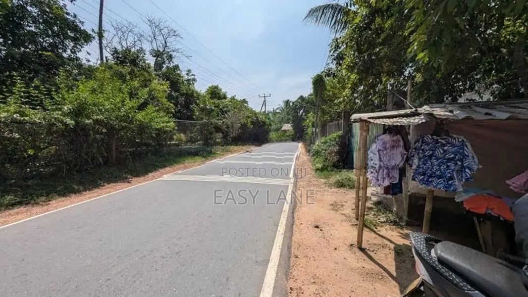 Land for sale in Kamburagalla