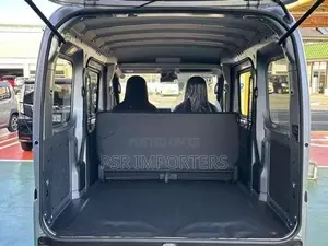 Daihatsu Hijet Cargo Deluxe 2024