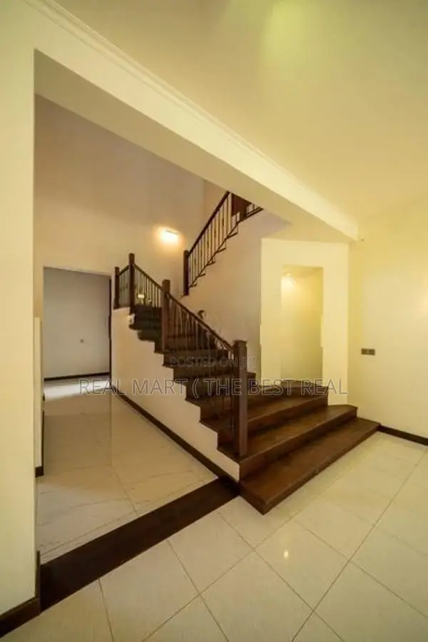 Boralesgamuwa : 4BR (15P) House for Sale