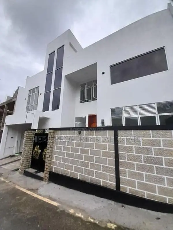 Elegant House for Sale in Athurugiriya 02/09