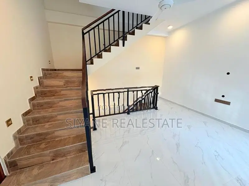 Luxury House For Sale Athurugiriya