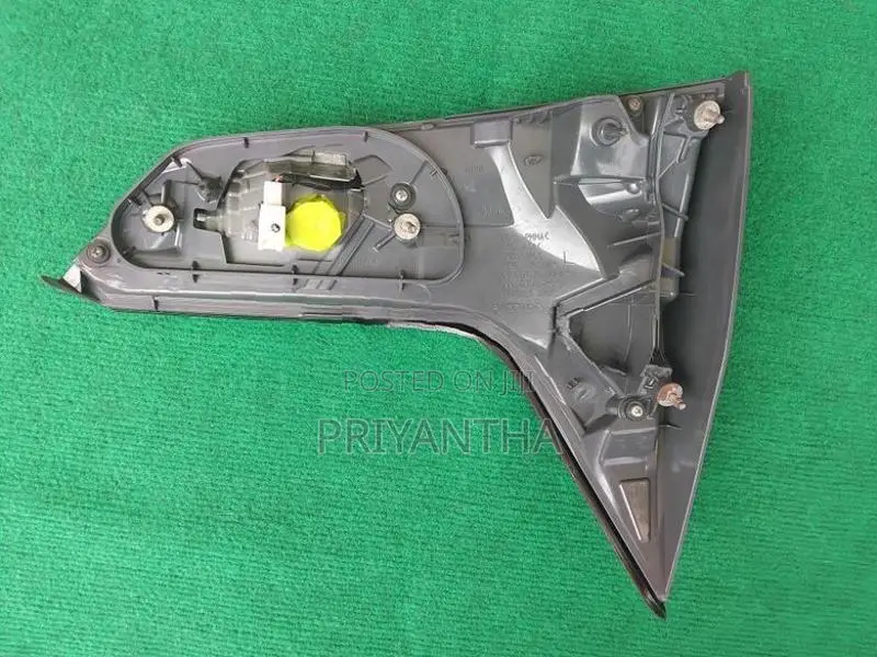 Honda Vezel Dicky Light