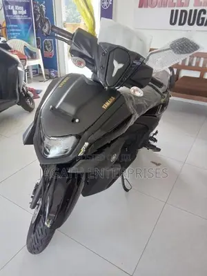 Yamaha RayZR Black Hybrid 2025