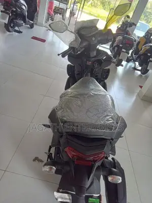 Yamaha RayZR Black Hybrid 2025