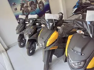 Yamaha RayZR Black Hybrid 2025