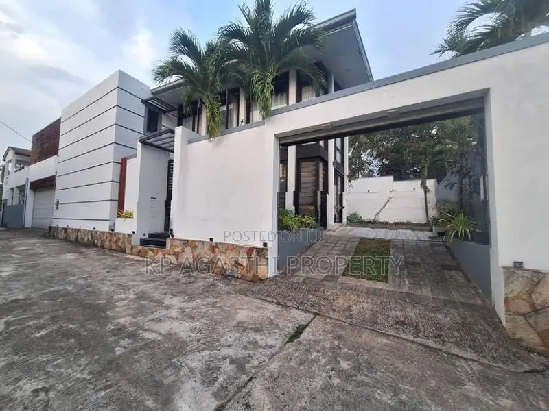 luxury family house for sale in battaramulla