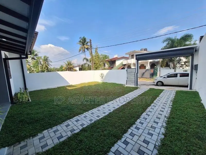 athurugiriya 10P house for sale
