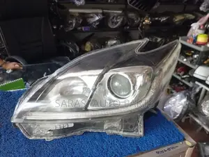 Prius 30 Head Light